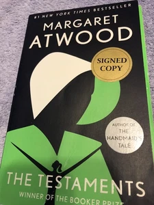 SIGNED Margaret Atwood The Testaments: First Edition Trade Paperback Softcover - Bild 1 von 2