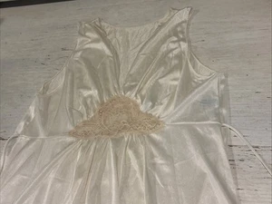 Vintage Nightgown Women’s S Ivory Long Nylon~lace Detail~ Possible Dream Belk - Picture 1 of 16