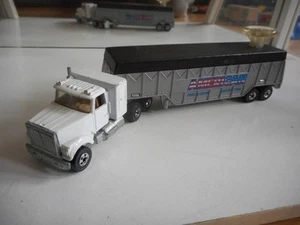 Hotwheels Steering Rigs Weißer LKW + Getreideanhänger in Weiß/Grau (Hongkong) - Bild 1 von 3