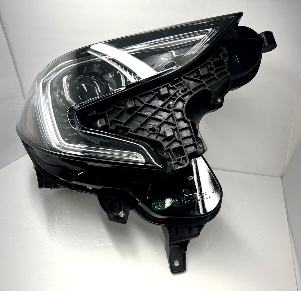 OEM AS-IS 2018-2021 GMC Terrain Xenon con Faro LED Pasajero Derecho 84751230 Foto 1 de 4