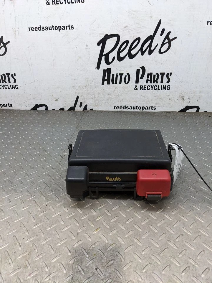 Fuse Box Engine Fits 06 SOLSTICE 1180098 - Image 1 of 4