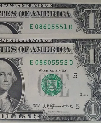 (( TWO CONSECUTIVE )) $1 1977 (( CHOICE CU )) FEDERAL RESERVE NOTE CURRENCY - Image 1 of 3