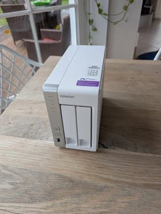 QNAP TS-321P 2 Bay NAS, 2 1GBit LAN, USB 3.0, mit Netzteil und 2x2 TB WD HDD - Bild 1 von 5