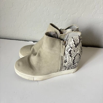 Zapatilla deportiva de cuña Steve Madden Jrenny para niña talla 4 M gamuza y estampado de serpiente reptil Foto 1 de 4