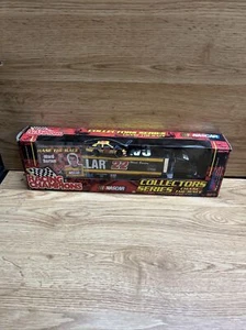 2001 Ward Burton #22 Cat Racing Champions Chase the Race Transporter & Car 1/64 - Picture 1 of 7