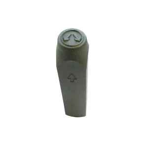 6 mm zwei Pfeile nach unten Straßenschild Metallstempel Schlüsselanhänger Metallarbeiten Stanzen. M9326 - Bild 1 von 3