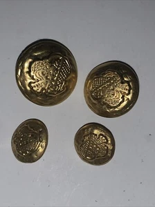 Fashion Buttons Gold Toned Crest  - Picture 1 of 2