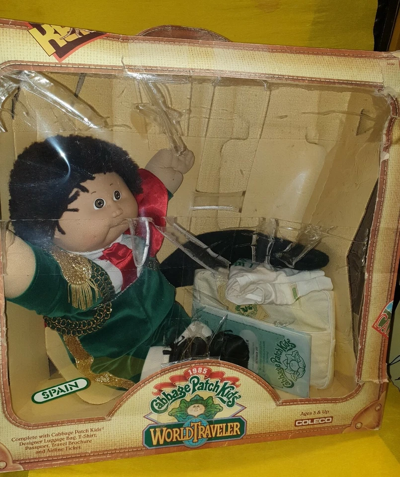 CABBAGE PATCH KIDS WORLD TRAVELER COLECO BAMBOLA IN BOX OLD '80 40cm SPAIN DOLL - Immagine 1 di 4
