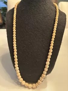 "Collar antiguo vintage de cuentas de celuloide tallado con flores rosas blancas marfil 29""" - Imagen 1 de 13