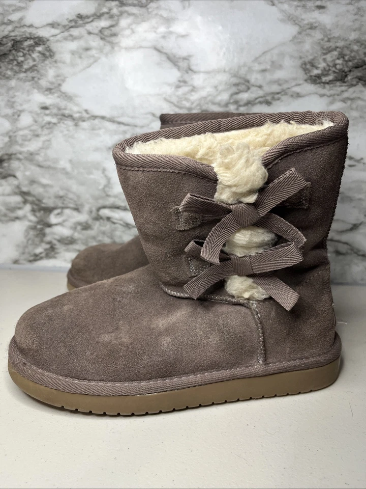 Botas Koolaburra By UGG Victoria Niñas Talla 3 Arcos Cortos Marrón Castaño Gamuza Foto 1 de 4
