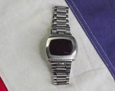 复古 20 世纪 70 年代 Pulsar Time 电脑 LED 手表 Time Flick 原装表带 — 第 1/4 张图片