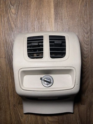 2013-2018 FÁBRICA FABRICANTE DE EQUIPAMENTO ORIGINAL FORD TAURUS SE CONSOLE CENTRAL TRASEIRO A/C ACABAMENTO MOLDURA DE VENTILAÇÃO DE AR - Imagem 1 de 3