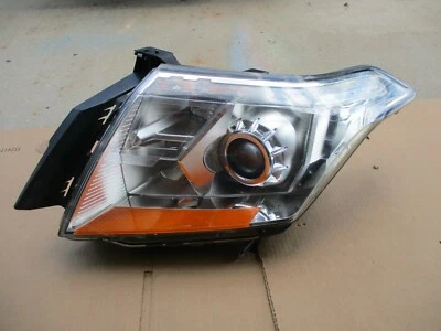 Faro halógeno paso derecho Cadillac SRX 2010 2011 2012 2013 2014 2015 OEM   Foto 1 de 4