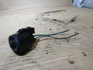 Jeep Cherokee XJ Pre-Facelift 2.5 VM engine mounted alternator pump connector pl - Picture 1 of 6