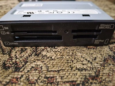 DELL GENUINE 0W812M MULTI CARD READER FOR INSPIRON 537 & MORE  - Image 1 of 3