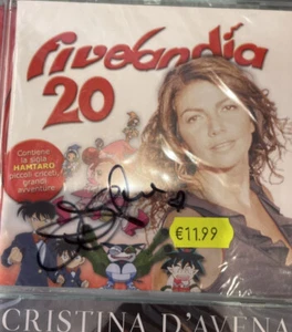 CRISTINA D'AVENA Autografato Fivelandia 20 cd Introvabile Raro Nuovo Sigillato - Foto 1 di 4
