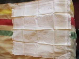 Antiguo mantel de lino blanco hecho a mano mezclado de encaje y bordado 28x28 - Imagen 1 de 7