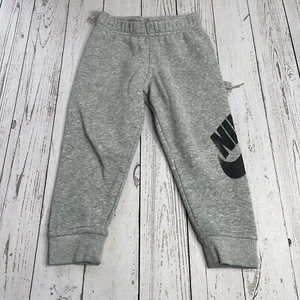 Nike Toddler Size 4 Gray Fleece Lined Elastic Logo Pockets Jogger Active Pants - Picture 1 of 7