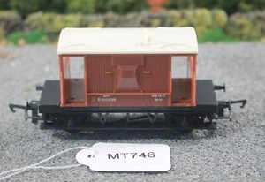 Triang OO 1:76 R.16 Brown B.R. 20 Ton Brake Van Fair to Good FNQHobbys MT746 - Picture 1 of 7