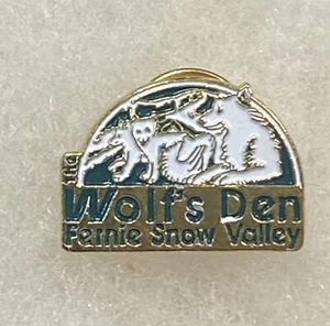 WOLF'S DEN FERNIE SNOW VALLEY Skiing SKI Advertising Souvenir Hat Lapel Pin - Picture 1 of 2