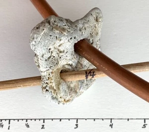 Natürlicher löchriger Strand Felsen Hag Stein großes Loch Calcit Kristalle Fee Adder US 15 - Bild 1 von 12