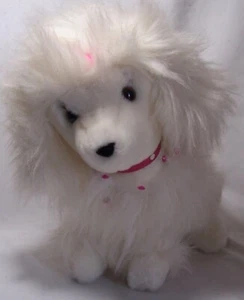 1985 Dakin weißes Plüschtier Pudel 9 Zoll groß 9 Zoll lang rosa Kragen & Pailletten am Hals - Bild 1 von 2