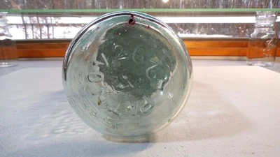 Tarro de fruta Hero Cross de 1880 pinta de vidrio acuático Mason 1858, tapa a juego y mancha roja Foto 1 de 4