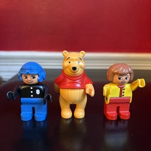 LEGO Duplo Minifigures Lot Of 3- 1999 - Pooh, Police And Person - Picture 1 of 9