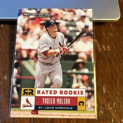 Yadier Molina 2005 Donruss Clasificado Novato #54 Cardenales Futuro Salón de la fama Casi Nuevo-Como Nuevo Foto 1 de 4