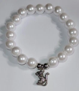 Pearl Squirrel White Stretch Squirrely Pearl Charm Bracelet - Picture 1 of 2