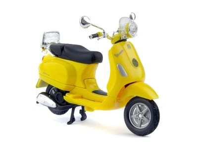 Vespa LXV 2013 Yellow 1:18 Scale Maisto Diecast Model