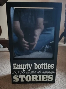 Las botellas vacías están llenas de historias iluminar colgante botella de vino soporte de corcho - Imagen 1 de 3