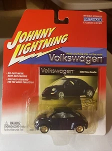 Johnny Lightning White Lightning Volkswagon Blue 2002 New VW Beetle Chase New - Picture 1 of 11