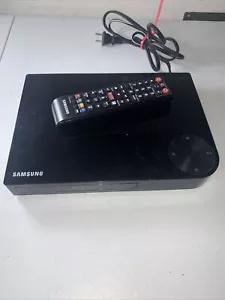 Samsung BD-E5400 Blu-Ray DVD Disc Wi-Fi Player Netflix Youtube Pandora w/Remote - Picture 1 of 4