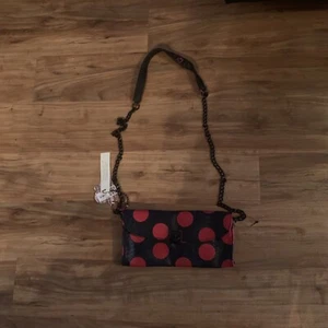 Vera Wang Princess Black Red And Gold Bag Clutch. Chain Strap. New - Picture 1 of 7