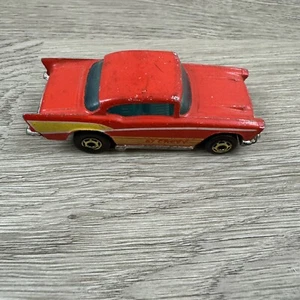 Hot Wheels ’57 Chevy blackwall 1976 Red Yellow 1957 Malaysia - Picture 1 of 3