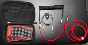 CHOCORNE KEYBOARD + QMK + MINI CHOC BLACK SWITCH + MBK KEYCAPS + CUSTOM CASE... - Bild 1 von 11