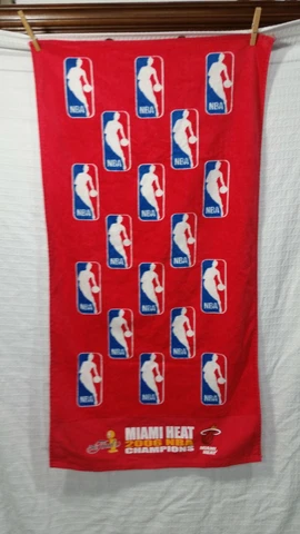 Miami Heat 2006 NBA Champions Towel McArthur collectable Cover