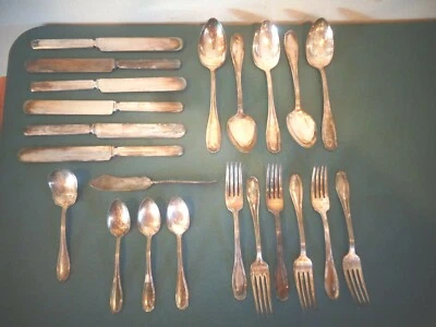 VINTAGE 1919 WM ROGERS & SON AA CLINTON PATTERN SILVERPLATE FLATWARE LOT 22 PCS - Image 1 of 4