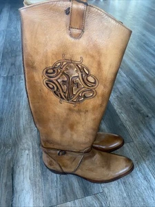 Frye Lindsay Logo Reißverschluss Reitstiefel Damengröße 11 hoch braun neutral neu mit Etikett " - Bild 1 von 11