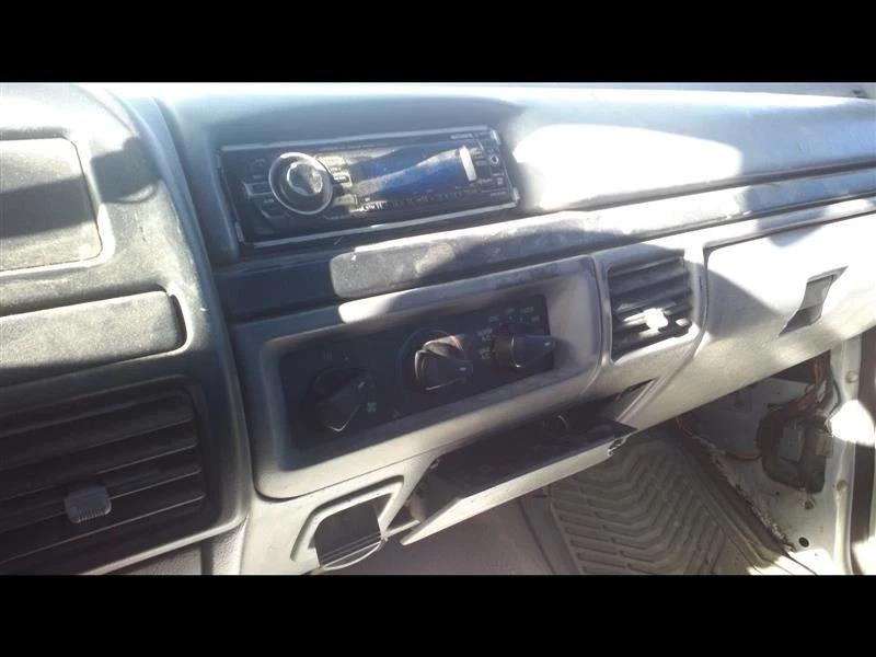 Control de temperatura desde 8501 PBV con aire acondicionado para camioneta Ford F250 95-97 19499048 Foto 1 de 4