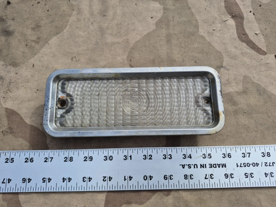 Левый парковочный фонарь со стороны водителя для пикапа Chevrolet C10 под правую руку 1969-1970 годов выпуска - Изображение 1 из 4