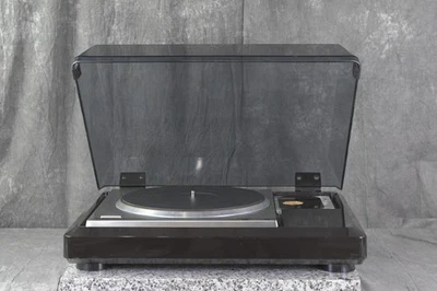Technics SP-10 MK3 Turntable W/ Without Power Unit in Very Good condition - Image 1 of 4
