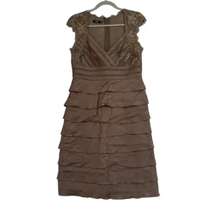 Laura K Evening Dress Size 12 Brown Silky Lace Cap Sleeve Layered Cocktail Party - Foto 1 di 16