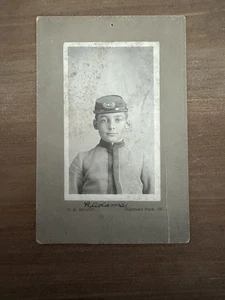 Vintage - Junger Kadett R. Adams von O.B. Markenfotograf in Highland Park, Illinois - Bild 1 von 5