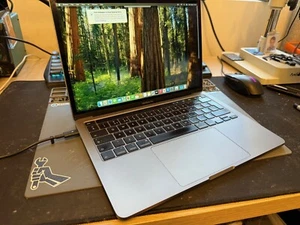 Apple MacBook Pro 13-Inch 2020 Core i5 1.4GHz 8GB Ram 256GB SSD - Picture 1 of 10