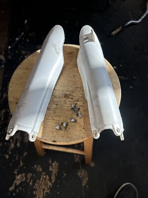 White Acerbis?  OEM? Fork Guards 2008-2009 Yamaha YZ250F YZ 250F YZ450F YZ 450F - Image 1 of 4
