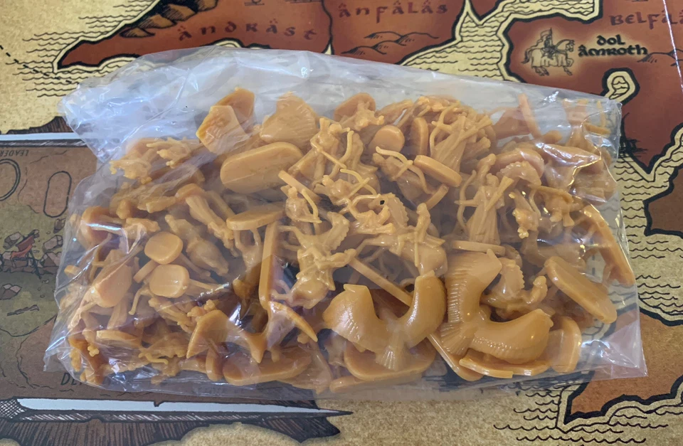 Risk Lord of the Rings Trilogy Edition Game Replacement Parts YELLOW ARMY ONLY - Image 1 of 1