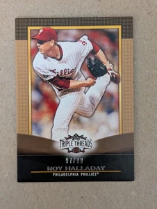 2011 Topps Triple Threads - Roy Halladay #67 Gold /99 - Picture 1 of 3