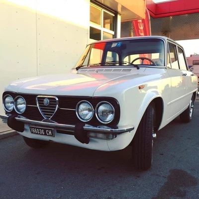1979 Alfa Romeo Giulia Nuova Super 1600 Immaculate интерьер, восстановленные углеводы - Изображение 1 из 4